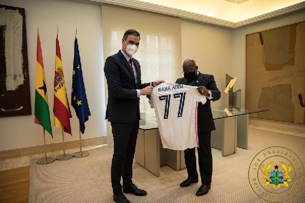 Nana Akufo-Addo receiving his jersey