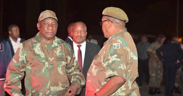  South Africa’s president appears in full military uniform