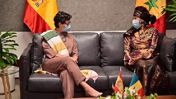 Spain's FM Arancha González Laya with Senegal's Aïssata Tall Sall - Copyright © africanews AFP