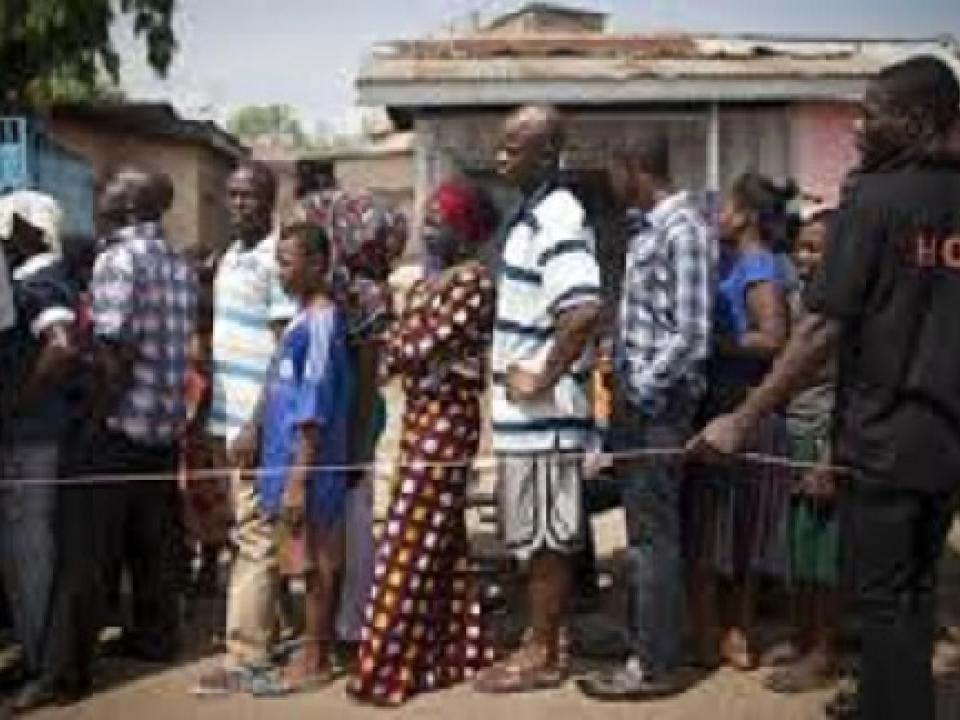 Voters in a queuev