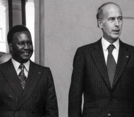 Joachim Yhombi-Opango (L) fled into exile in France in 1997