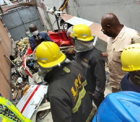 Two persons died as result of the crash while one person survived.